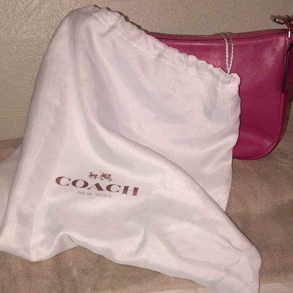 Coach Handbag - Picture 9 of 11